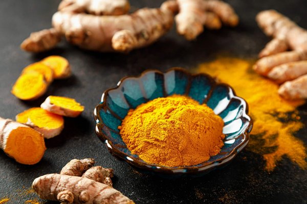 Comment la consommation de curcuma peut-elle influencer positivement la santé articulaire ?